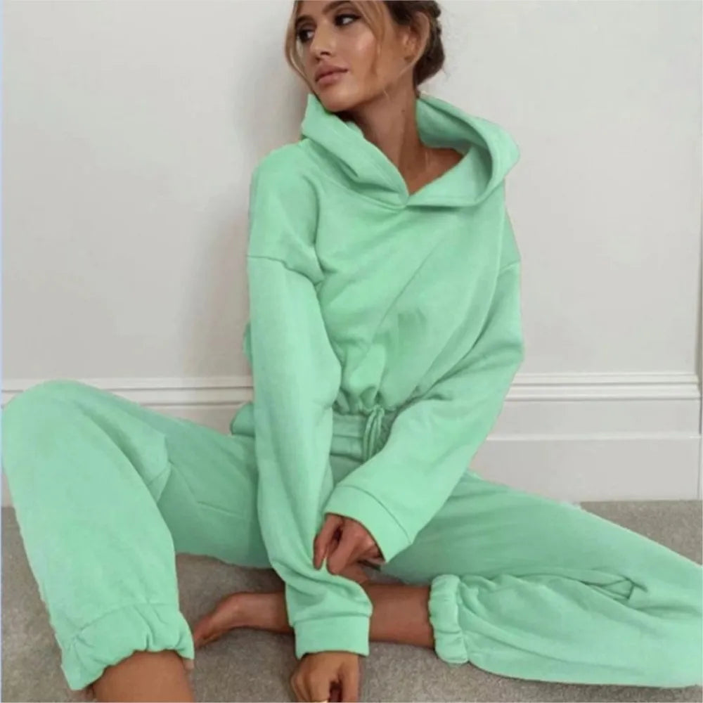 Emerald Ease – Conjunto Feminino de Moletom Oversized Verde Menta com Estilo Confort Premium