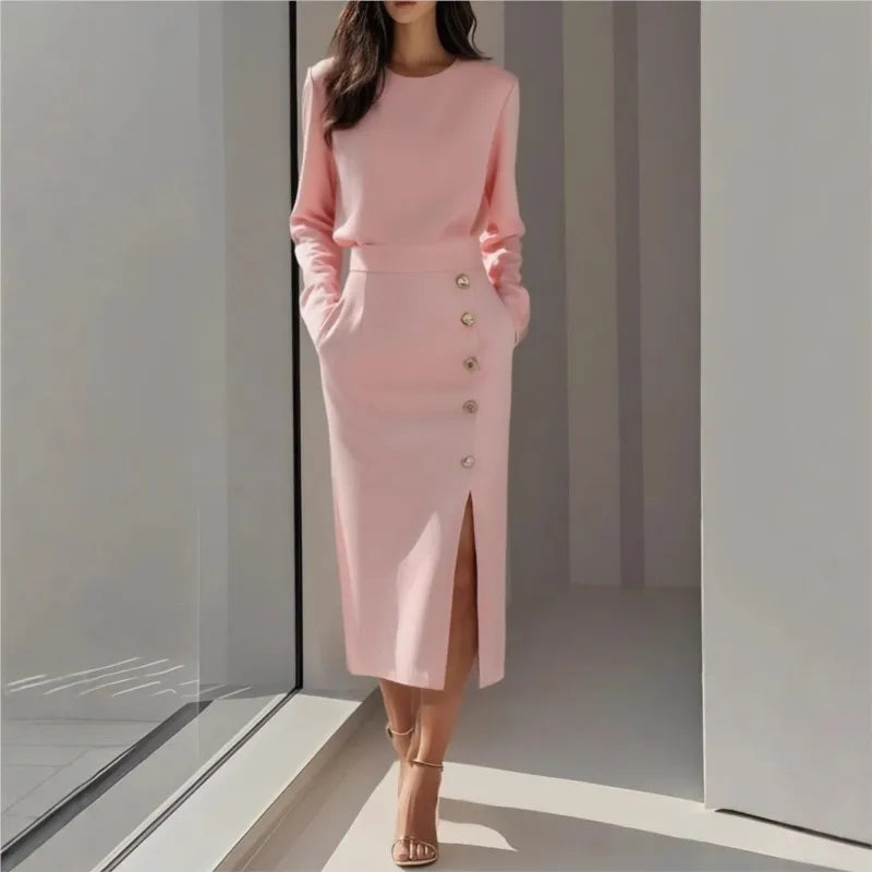 Blush Grace – Conjunto Feminino Rosa Pastel com Saia Midi Elegante e Detalhes Sofisticados