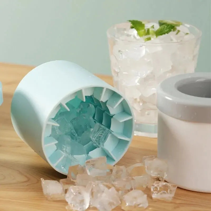 Frost Cube – Forma Portátil de Gelo com Design Inovador e Armazenamento Prático