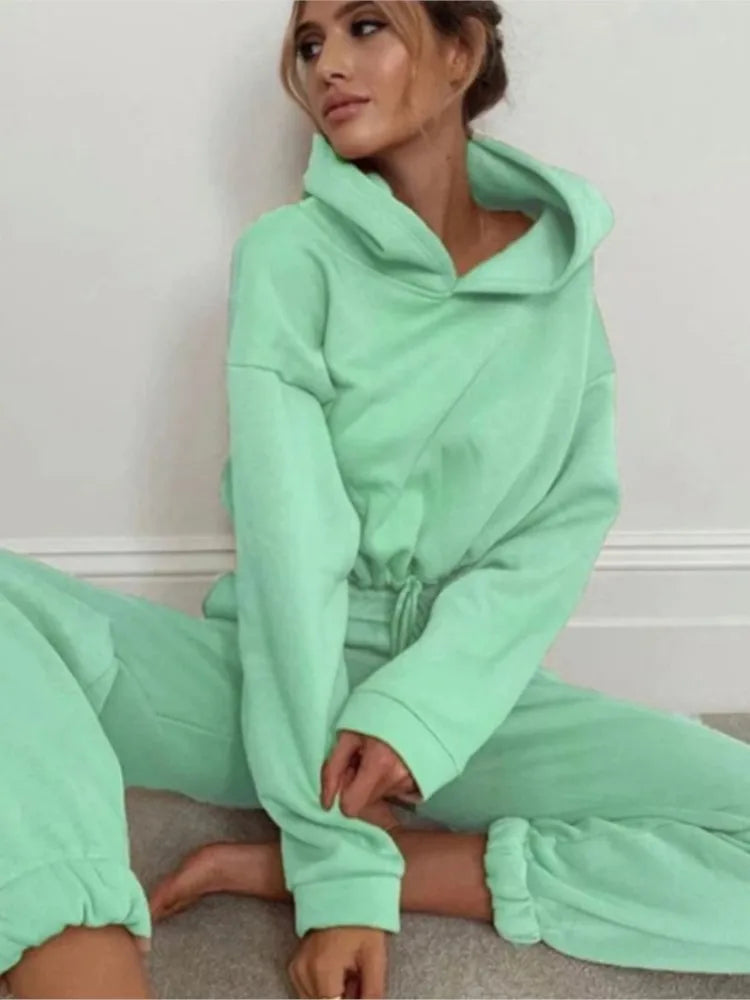 Emerald Ease – Conjunto Feminino de Moletom Oversized Verde Menta com Estilo Confort Premium