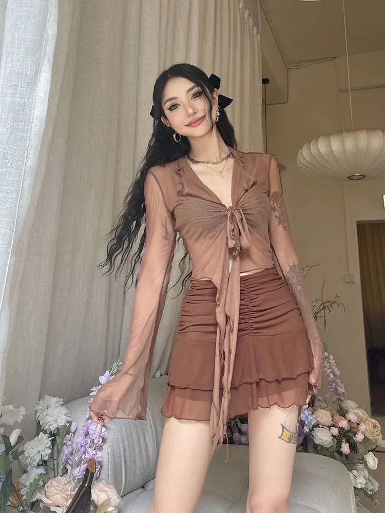 Sheer Muse – Blusa Cropped Feminina Transparente com Amarração Frontal e Mangas Esvoaçantes